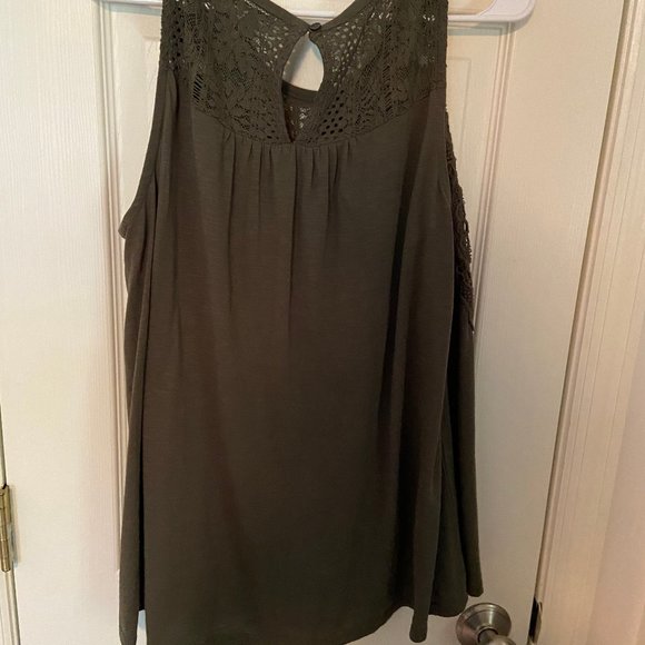 Olive green sleeveless shirt with lace detailing - Picture 4 of 6
